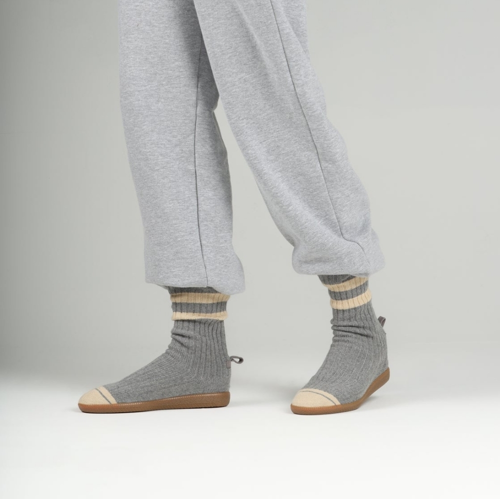 Brave Pudding Varsity Strolls Womens Sock Shoe Athleisure Knit Sneaker Size 8